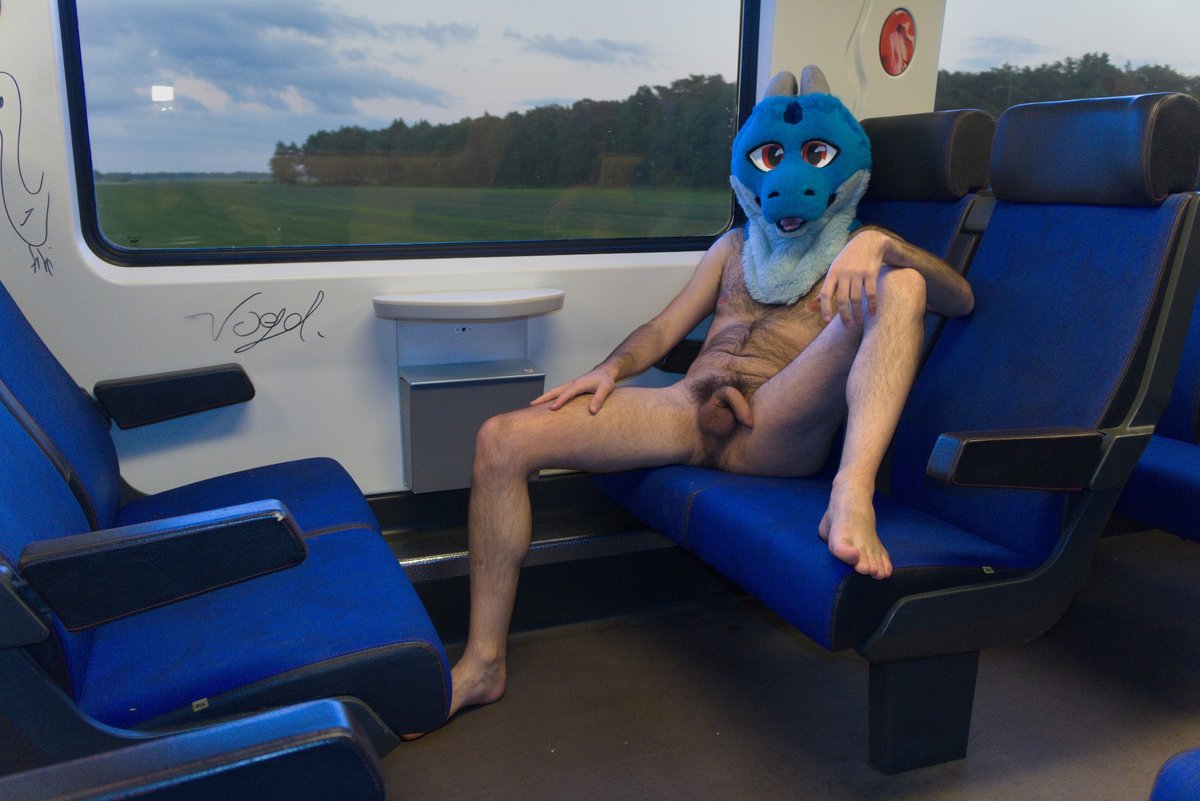 Lewd Blue Derg tweet media