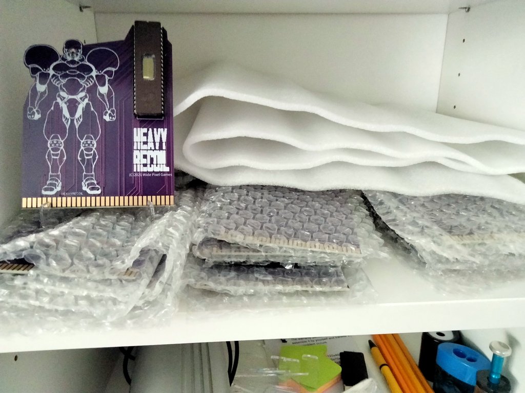 All soldering done! \o/
And most ROMs have been blanked, just need to start burning them...as soon as I'm happy with the "alpha" version. :)
#heavyrecoil #sega #genesis #megadrive