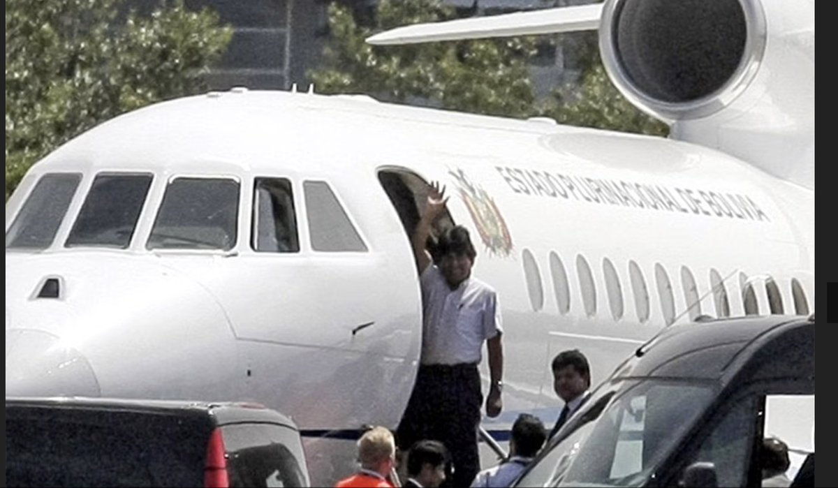 JorgeGestoso's tweet image. Avión de Evo obligado a aterrizar en Austria en 2013 porque la UE niega su reabastecimiento sospecha que transportaba a Snowden bajo órden de captura de EEUU. Avión de Netanyahu vuela sin problemas el espacio aéreo de UE rumbo a EEUU pese a órden de captura de CPI por genocidio