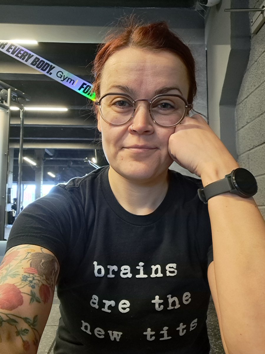 Kamēr līdz oficiālajam puksteņlaikam vēl trīs stundas un piecpadsmit minūtes, es jau topu gatava sagaidīt!

Labrīt, dzimšandiena! Ar katru gadu mana dzīve kļūst arvien labāka. Paldies vecākiem par neiedomājamāko motivāciju radīt mani 😄 kurš būtu domājis, ka man tā patiks!

#38