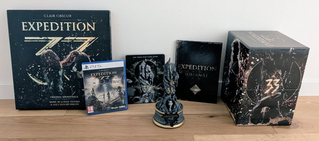 "Petites" réceptions pour compléter ma version physique standard 😍
➡️ Le coffret 6 vinyles
➡️ Le coffret collector Monolith
#ClairObscurExpedition33