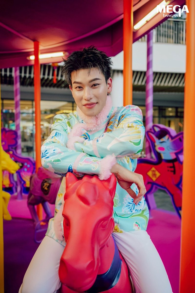 ✨ ออฟโรด กันตภณ ชวนมาเช็กอินแลนด์มาร์กตรุษจีน MEGA CHINESE NEW YEAR 2026 โชคดีม้าแล้ว 🐎🧧 ที่เมกาบางนา ใครอยากมีรูปสวยๆ แบบน้องออฟโรด รีบมากันเลยน้า
.
#MEGACHINESENEWYEAR2026 #MEGACHINESENEWYEAR2026XOFFROAD #ออฟโรด #OFFROADKTP 
#เมกาบางนา #Megabangna​ #YourEverydayMeetingPlace