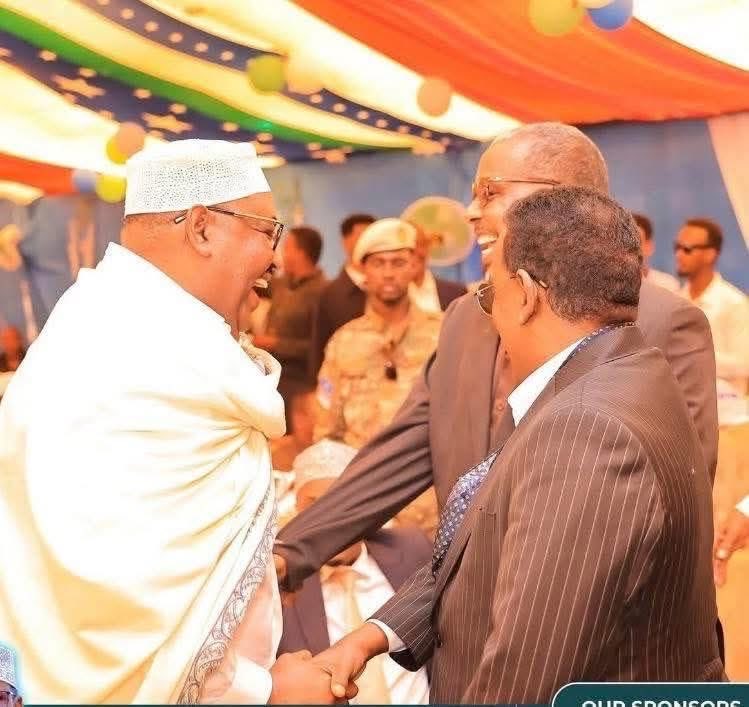 Madaxweyne <a href="/HESaidADeni/">H.E Said Abdullahi Deni</a> , Senotor Timacade gudoomiye ku xigeenka aqalka-sare iyo wasiirka arimaha gudaha Cali Xoosh oo Galdogob ku kulmay maanta.