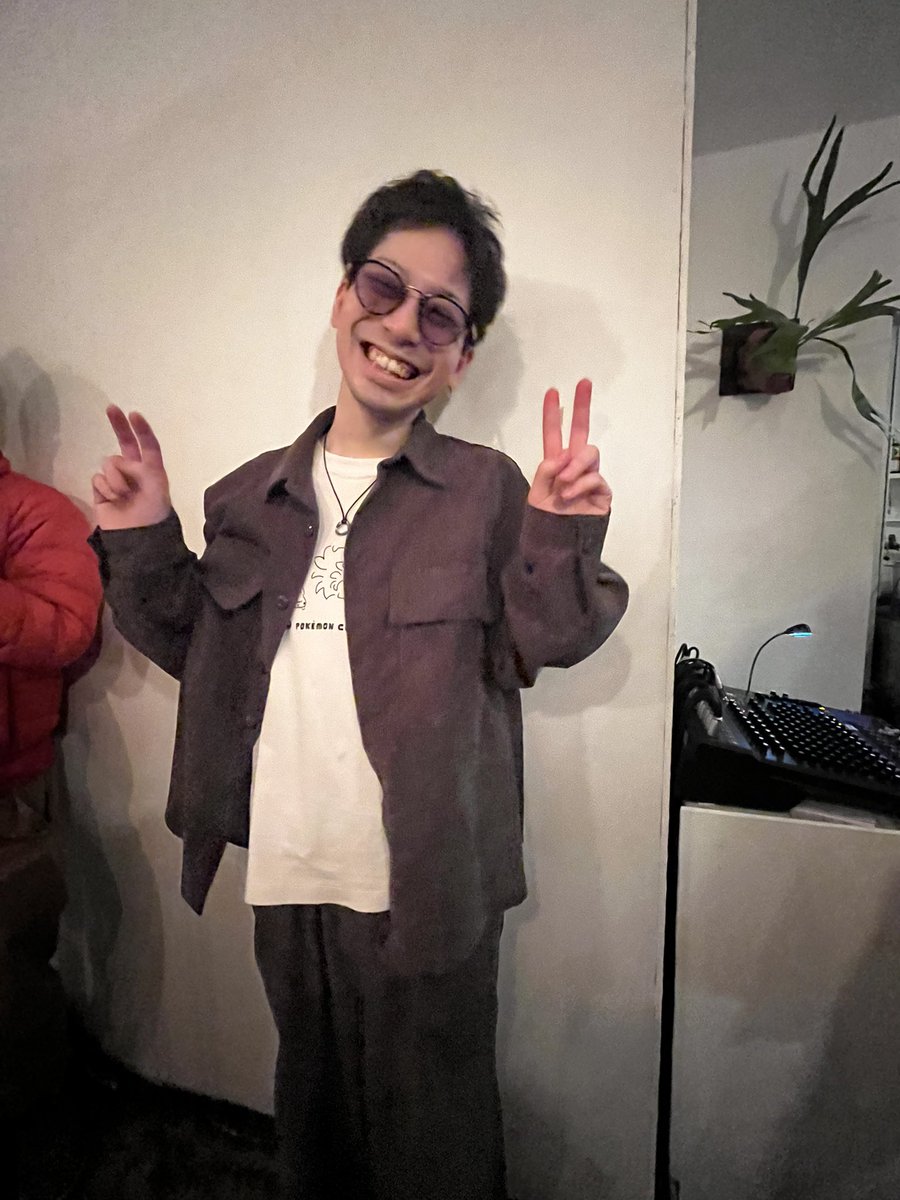 yui_satomi's tweet photo. 本日、
#cafeRoom+
にて
#近石涼 君企画
#石あるところに
 Vol.8

pod'zと
サポート
bass：@sutherkland   さざやん
drum：@tai_drumspokke たいせい
piano：@otohakun_inu おとはちゃん

#podz  

11日のワンマンも会える！！ https://t.co/huTCQuOU31