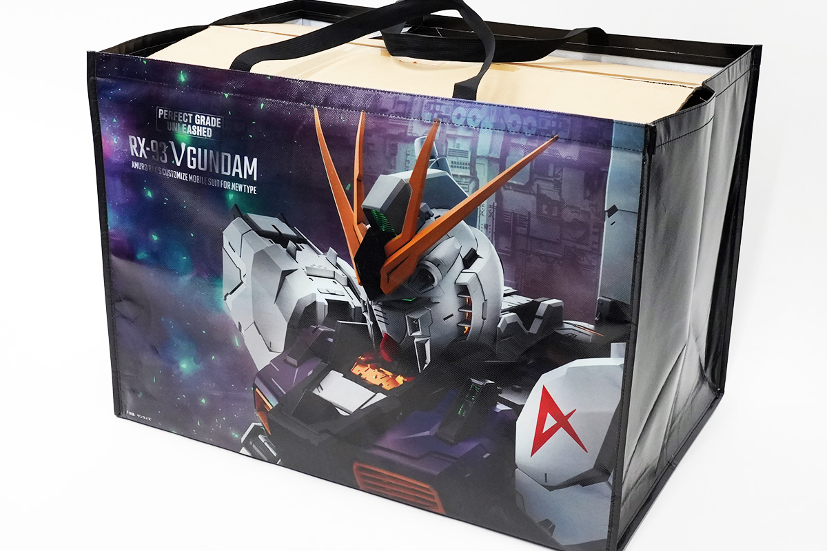 発売日から一週間遅れで、「PG UNLEASHED 1/60 νガンダム」をゲットだ 