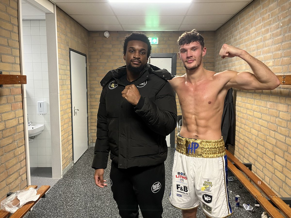 Home time! It’s my second time in Holland, a place I really like. The people are great and it’s really really clean! 

Really happy me and Harry both came home with wins 💪🏿🥊