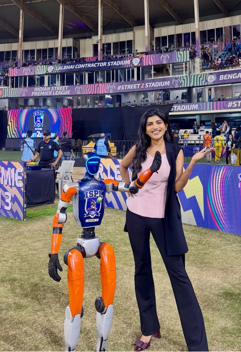 Cric4_cric's tweet photo. Cricket Presenter Akshaya Shetty during ISPL.
#akshayashetty #ISPL #ISPLSeason3 #streetcricket
#Cricket #T20WorldCup https://t.co/M3y8jlgpGd