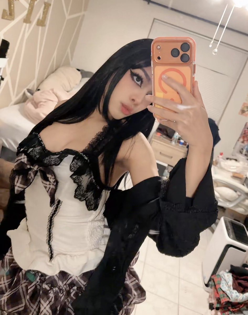unknownghostie_'s tweet photo. Just here to be a doll https://t.co/dhmrdejU59