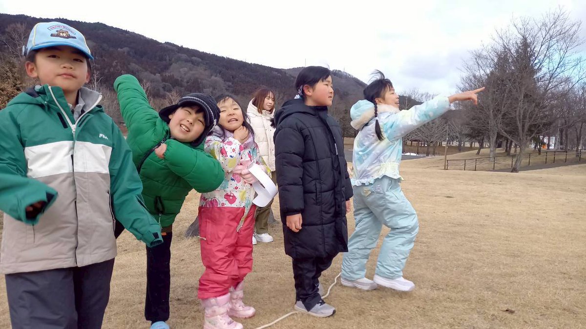 fukushimabvs1's tweet photo. #福島市 内の #あづま総合運動公園 へ！

気温が０度を下回る冷蔵庫とほぼ同じ状況(*_*)

動物達（のカードです）を探して連れてくるゲーム
動物になりきった鬼ごっこで走り回るスカウト達

まさに、「子どもは風の子」といった様子でした(^^)/ https://t.co/8kq9PnhMuh