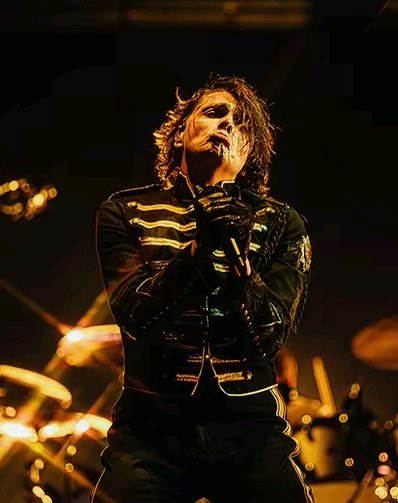 beboteaba haciendo pucherito sometimes baby girl is a 48 years old man