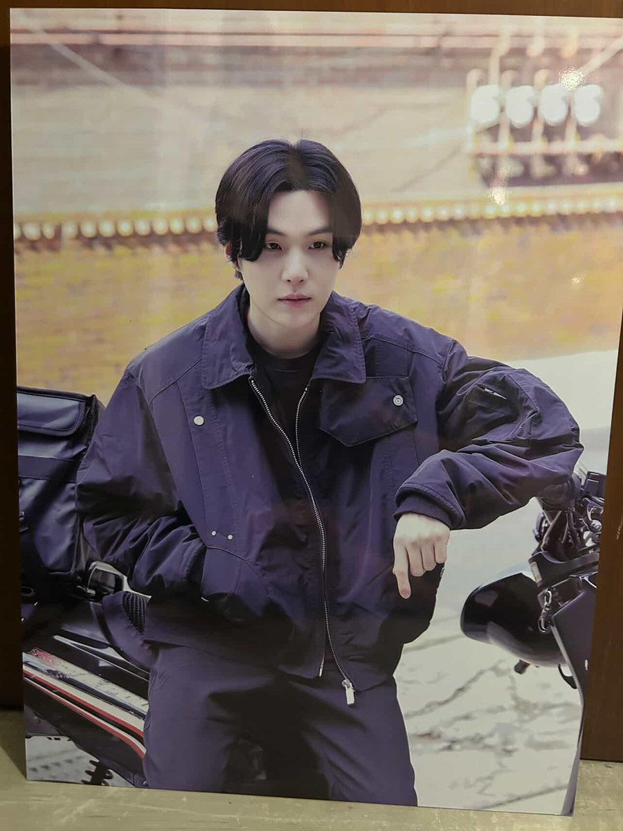 มาค่าาาา วันนี้แอดมินมาสปอยของรางวัลน้าา ขอบคุณพี่สาวใจดี<a href="/koilifestyle35/">✮°𝕊𝕒𝕤𝕚 𝕂𝕠𝕚°✮ 💜𝕐𝕠𝕠𝕟𝕘𝕚💜</a> คนเดิมของเรานะคะ ส่งรูปขนาด60*80cm.มาเป็นของรางวัลให้งานเรา ใครจะได้รับกลับบ้านไปน้าาาา🙏🫶💜
#DDAYONTHESTAGEDAY
#HappyBirthdayJhope
#HappyBirthdaySuga
#jhopeDay2026 #SugaDay2026
#อาร์มี่ตัวน้อยของบังทัน💜