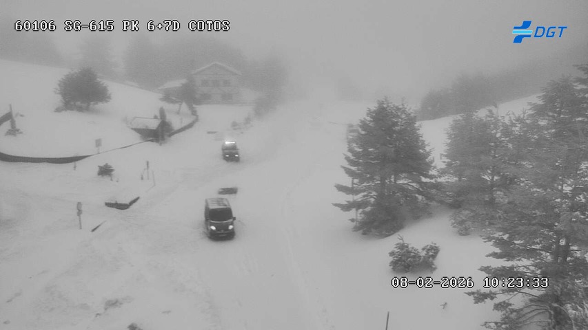 SierraNortecom's tweet image. Nieve en la Sierra Norte de Madrid ⛄ SierraNorte.com

Así están Cotos, Horcajo, Robregordo y Somosierra ❄️ 

Fotos: @DGTes 👏

#nieve #invierno #naturaleza #carretera #rural #ElMejorEstiloDeVida #sierrademadrid #SierraNorteMadrid #SierraNorteDeMadrid #madrid
