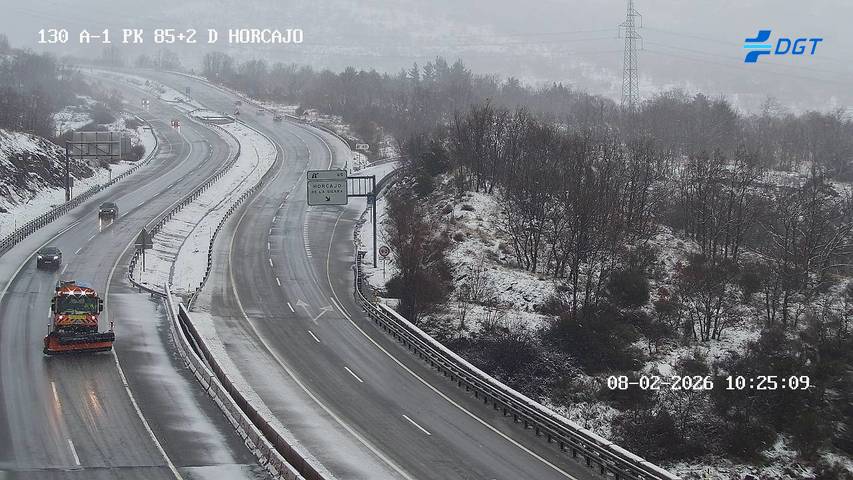 SierraNortecom's tweet image. Nieve en la Sierra Norte de Madrid ⛄ SierraNorte.com

Así están Cotos, Horcajo, Robregordo y Somosierra ❄️ 

Fotos: @DGTes 👏

#nieve #invierno #naturaleza #carretera #rural #ElMejorEstiloDeVida #sierrademadrid #SierraNorteMadrid #SierraNorteDeMadrid #madrid