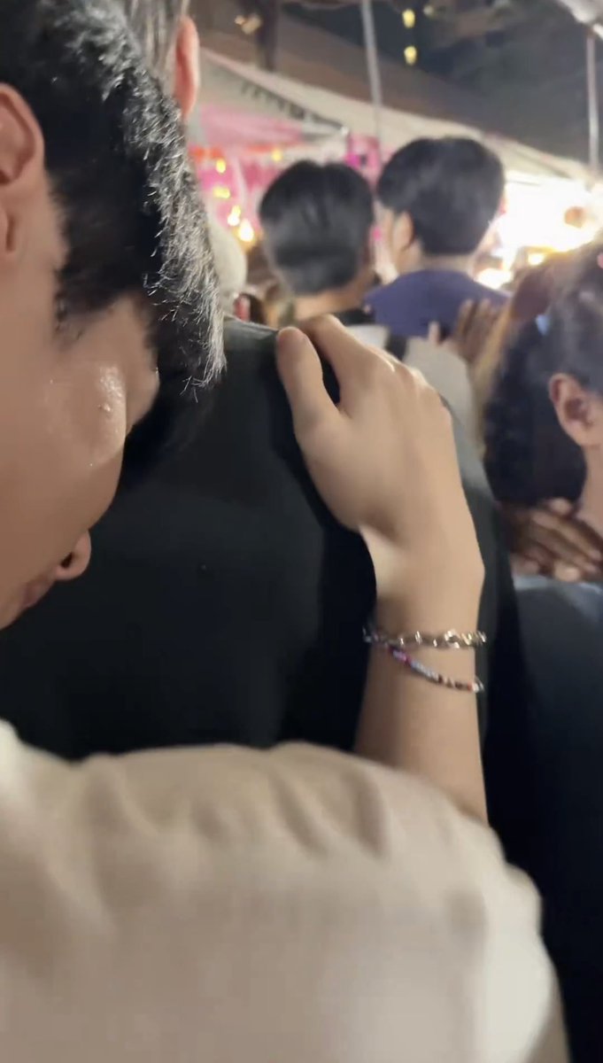 ~○ แผ่นหลังที่อบอุ่นนี้ น้องจองไว้นานแล้วนะ พี่เพิร์ล 🫳🫳🐶🐰🩶💙

#เพิร์ลพีค  #PearlPeak