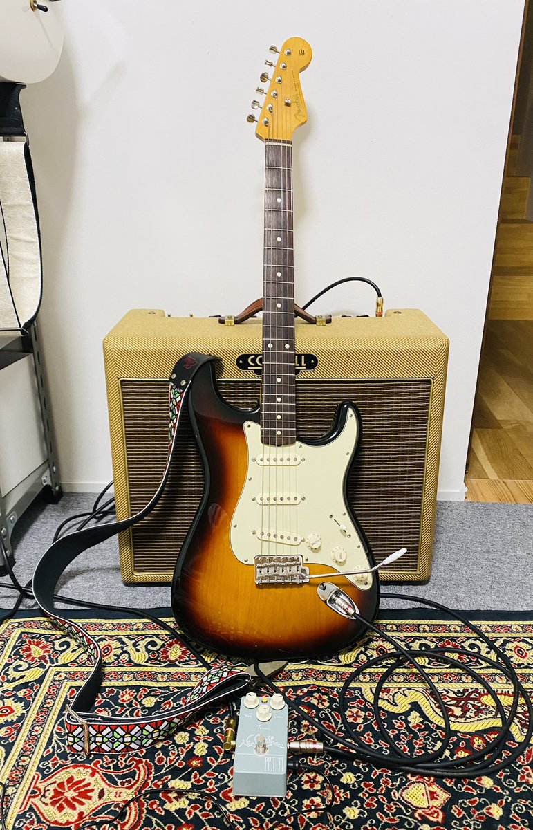hitujitohane's tweet photo. RomanyとストラトとPPSE’79 だけで十分良い音やん。何周か回って結局はストラトの鉄っぽさと独特の太い音が一番好きなのかもしれない。
#fender
#VinAntique
#cornell https://t.co/Opz7LRtDJ9