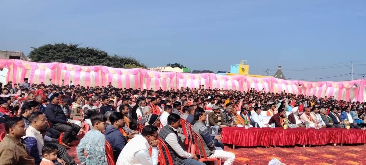 “आज जनपद सम्भल के ग्राम पंवासा स्थित श्रीमती मनोरमा राघव आदर्श इंटर कॉलेज में वार्षिकोत्सव समारोह का आयोजन किया गया। इस अवसर पर मुख्य अतिथि माननीय शिक्षा विधायक डॉ. हरिसिंह जी, ब्लॉक प्रमुख पंवासा पति श्री हिरदेश यादव जी  आदि उपस्थित रहें।
<a href="/mppchaudhary/">Pankaj Chaudhary</a>