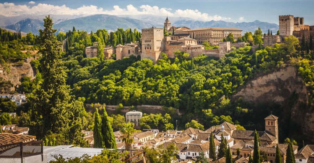portaltriptips's tweet photo. Granada - Um guia das principais atraÃ§Ãµes de Granada
https://t.co/YN9XwWutTF

#Destinos #Espanha #Europa #Granada https://t.co/Uuaw9R6I2z