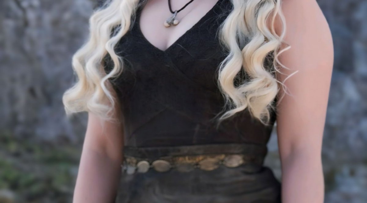 ScarletSpeeds16's tweet photo. Emilia Clarke as Daenerys Targaryen is literally the best anyone has ever looked on screen.

#GameOfThrones