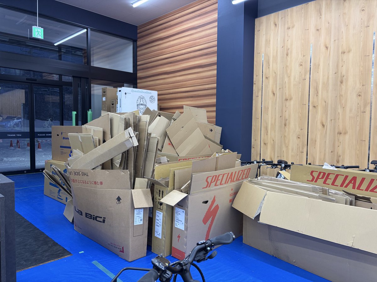 cycleplaza2000's tweet photo. カウントダウン!
新生サイクルプラザオープンまで あと5日!
国道36号線沿い 大和ハウスプレミストドーム前に
2/13(金) 移転新装 OPENします!
あともう少し!!
#サイクルプラザ
#cycleplaza
#trek
#トレック
#スペシャライズド
#ceepo
#jamis
#ピナレロ
#ビアンキ
https://t.co/X8wCOg111v https://t.co/jz1SxNe0fd