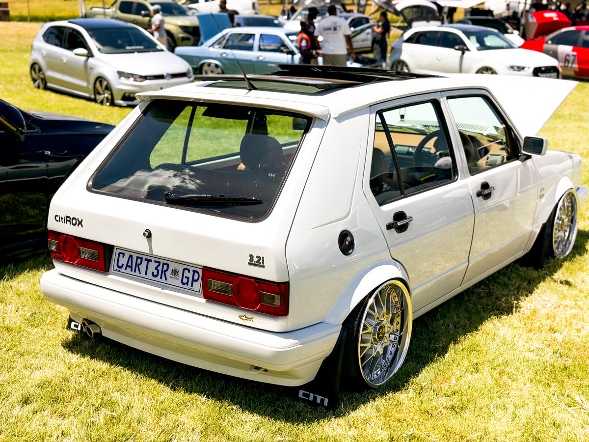 OtsileJK's tweet image. How about we squeeze a 3.2L V6 engine in a Volkswagen CITI Golf? 😭😭😭

There are a lot of insane builds at Camp Fest!

#vdublove #campfest #sacampfest