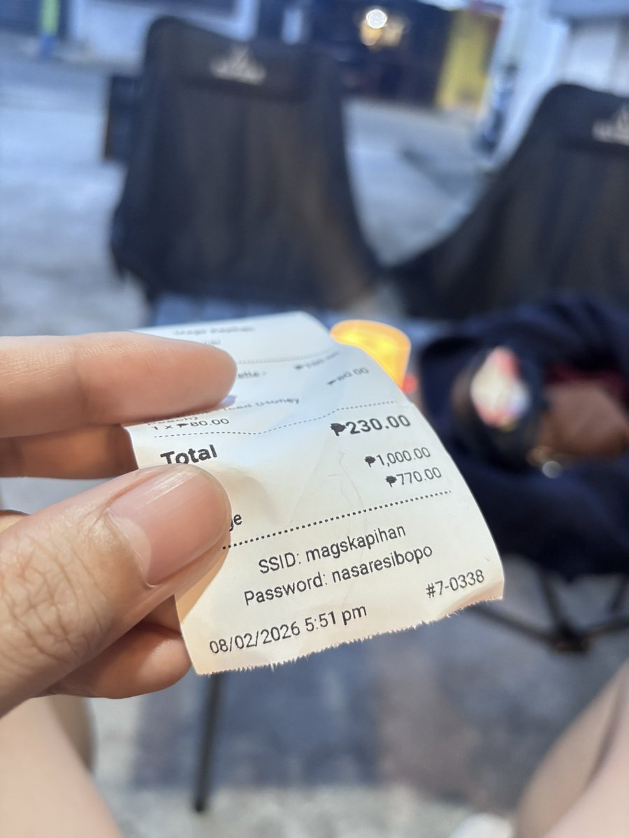 tinatanong ko yung password sa barista tapos sabi niya nasa resibo po 😭 naisip ko "bakit ayaw niya pa sabihin??" - tama naman pala siya