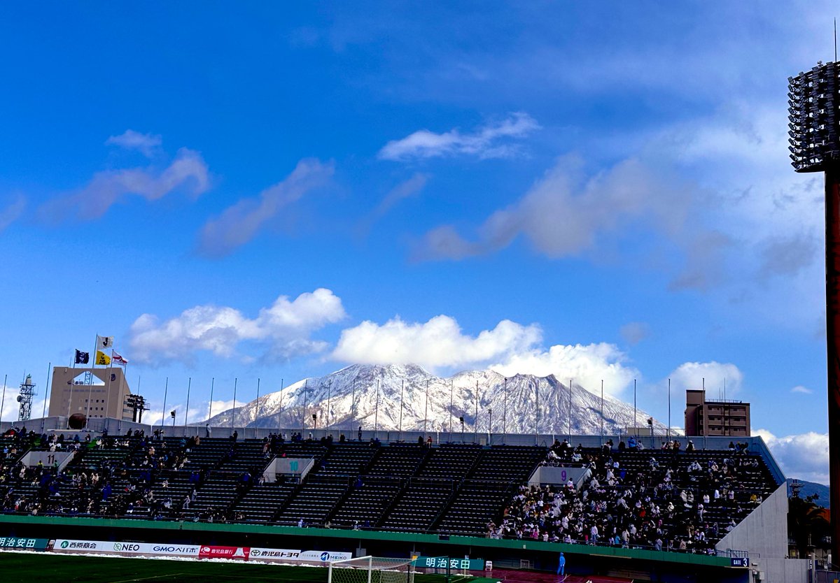 33minimini's tweet photo. ナイス勝利〜〜🩷🤍
雪化粧した桜島めちゃくちゃ綺麗だった

げんきくん見たかったなー

#テゲバ
#遠征記録2026 https://t.co/kqsvOF8fH8