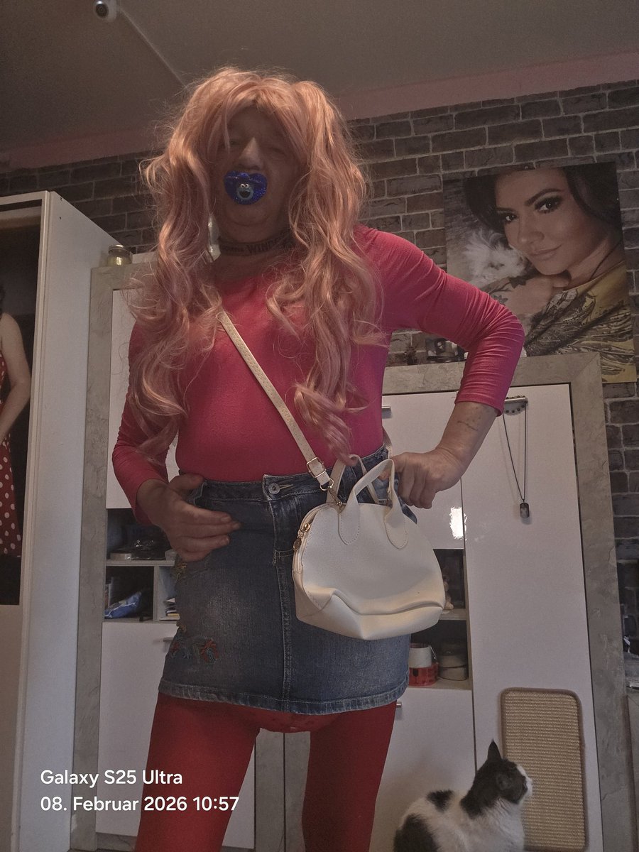 Windelsklave,MonikaEigentum von Herrin @AthMinerva tweet media