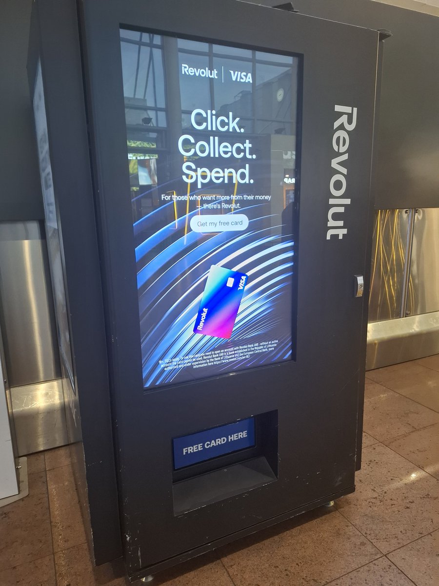 BenjiBigo's tweet photo. @fakenine_ Same in Bruxelles Zaventem. Juste pour information, elles sont déjà imprimées. Il suffit juste dans retirer une et de la "lier" sur l'application. Par contre il n’y aura pas ton nom sur la carte. Pas super important parce que je n’ai jamais vu une commerçant vérifier le nom https://t.co/t4OHFFAhOq