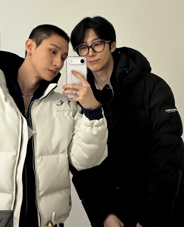IM_NaverDaum's tweet photo. Changkyun IG post📸

🔗https://t.co/EV9lBeFgvI

@imteamim
#IM #아이엠 💜🌹 https://t.co/R4HZSJcUYG