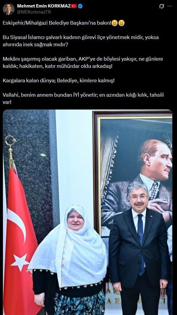 EskHaberler's tweet image. Başkan Zeynep Güneş’e Kıyafeti Üzerinden Hakaret Eden Şahıs Gözaltına Alındı eskisehirdenhaberler.com/haber/baskan-z… #Zeynep Güneş #Kıyafet Hakareti #Gözaltı #Halkı Kin ve Düşmanlığa Tahrik #Sosyal Medya #Soruşturma #Mehmet Emin Korkmaz