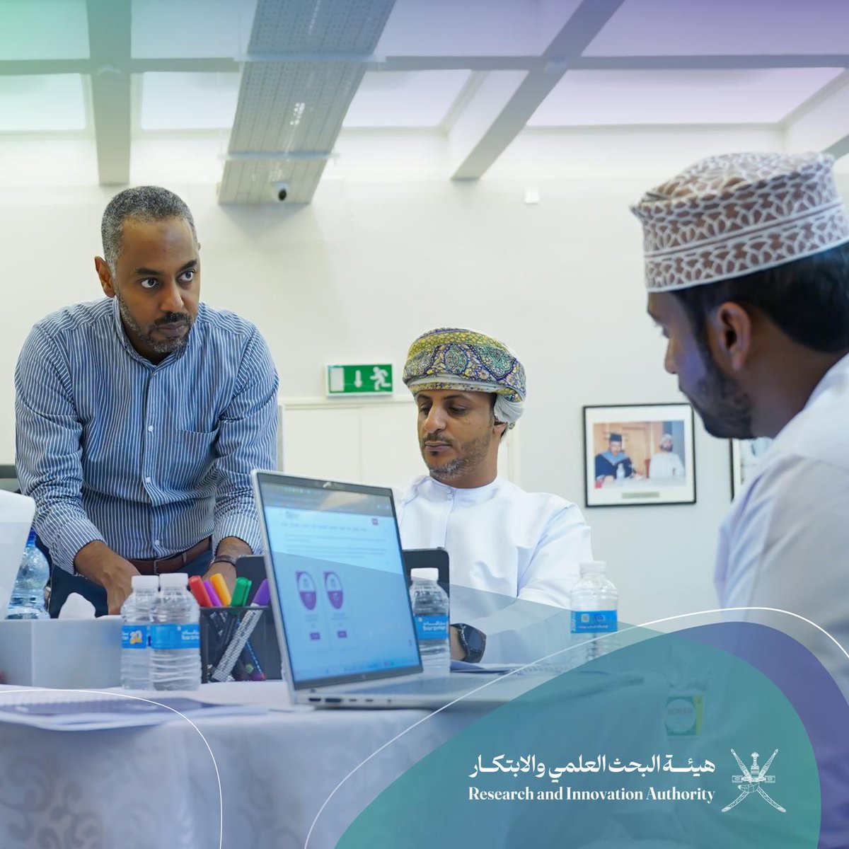 RIA_OMAN's tweet photo. بدعم من #هيئة_البحث_العلمي_والابتكار
اختُتم برنامج «محترف الابتكار المعتمد» في الكلية الحديثة للتجارة والعلوم، وذلك ضمن برنامج دعم الدورات التدريبية البحثية والابتكارية. ويهدف البرنامج إلى نشر ثقافة البحث العلمي والابتكار في أوسع شريحة ممكنة من المجتمع في مختلف محافظات السلطنة.
@mcbsoman