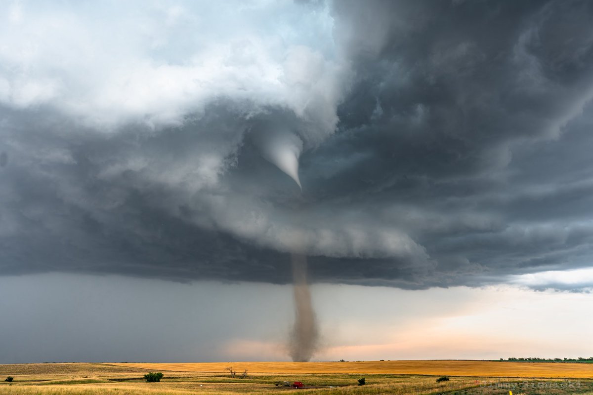 Very honored to have won a vortex award from my picture of the Dixon, SD tornado at NSCS last night! 7/28/2025 was such a dream!