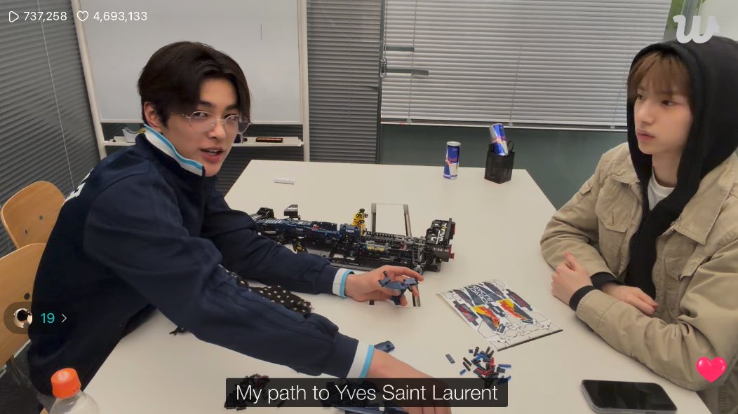 cortisrecords's tweet photo. keonho is currently reading “Letters to Yves”  by Pierre Bergé 📖

the book is a collection of intimate letters that were written by the author to his deceased partner, and the famous fashion designer, Yves Saint Laurent. https://t.co/LpA7aa6n16