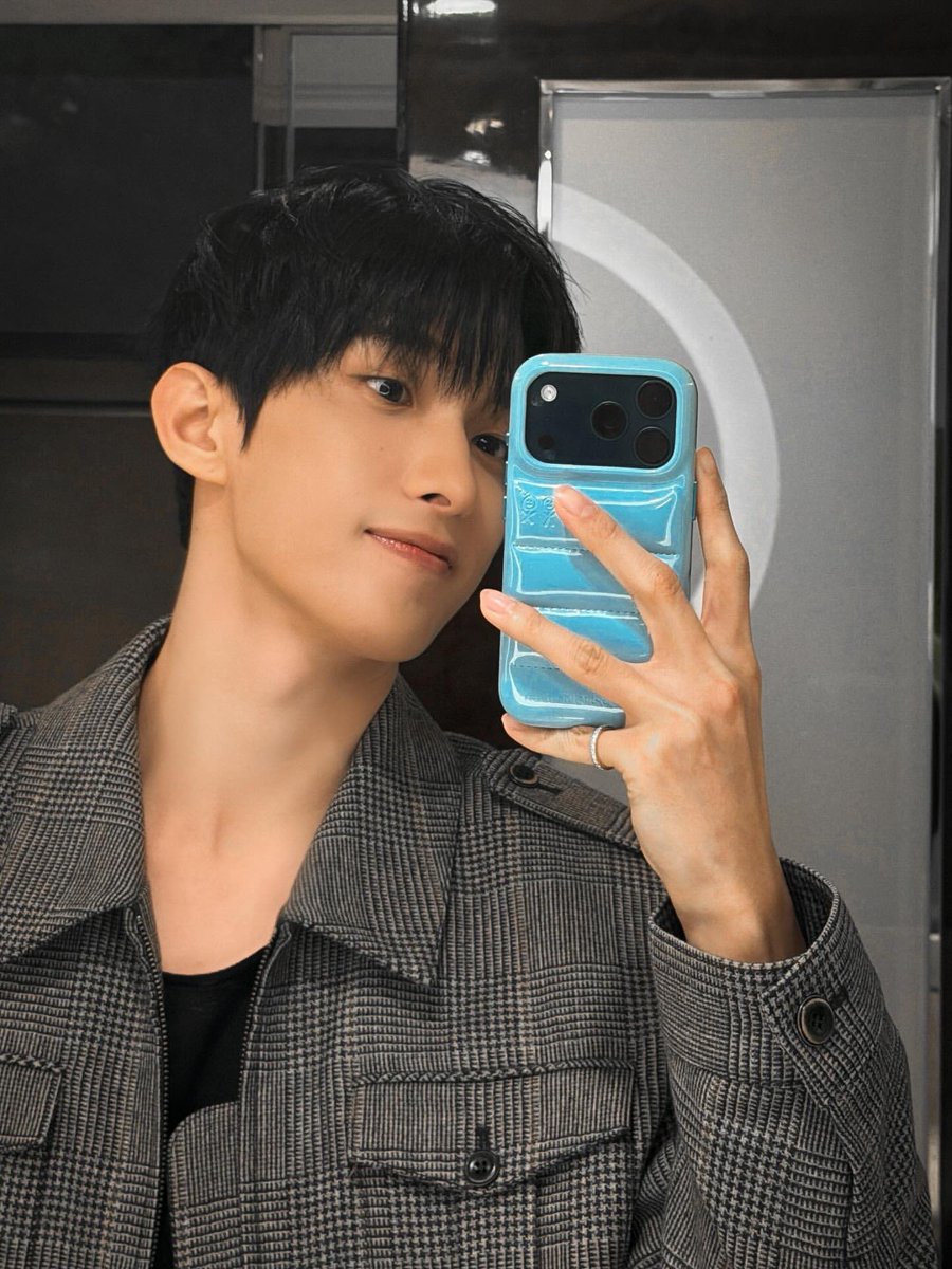 dk_is_dokyeom 🖤🩶📸 #도겸