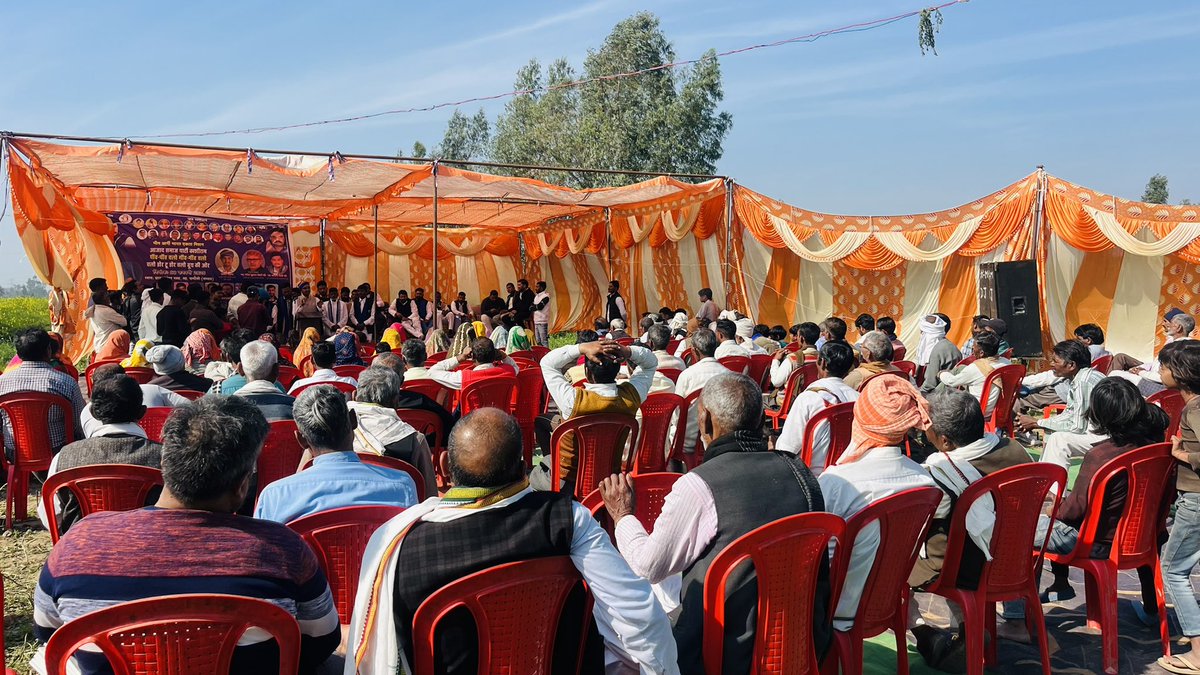 RajanKrGautam's tweet photo. आज जिला संभल के गाँव धर्मपुर रत्ता में महान त्याग समर्पण की मूर्ति राष्ट्र माता रमा बाई आंबेडकर जी की जन्मजयंती पर कोटि कोटि नमन व श्रद्धा सुमन अर्पित और उनके विचारो को उजागर किया ।

सभी महापुरुषों के विचारो को हर गाँव हर घर तक पहुंचाना आज़ाद समाज पार्टी कांशीराम का लक्ष्य https://t.co/t5ROMUSEkK