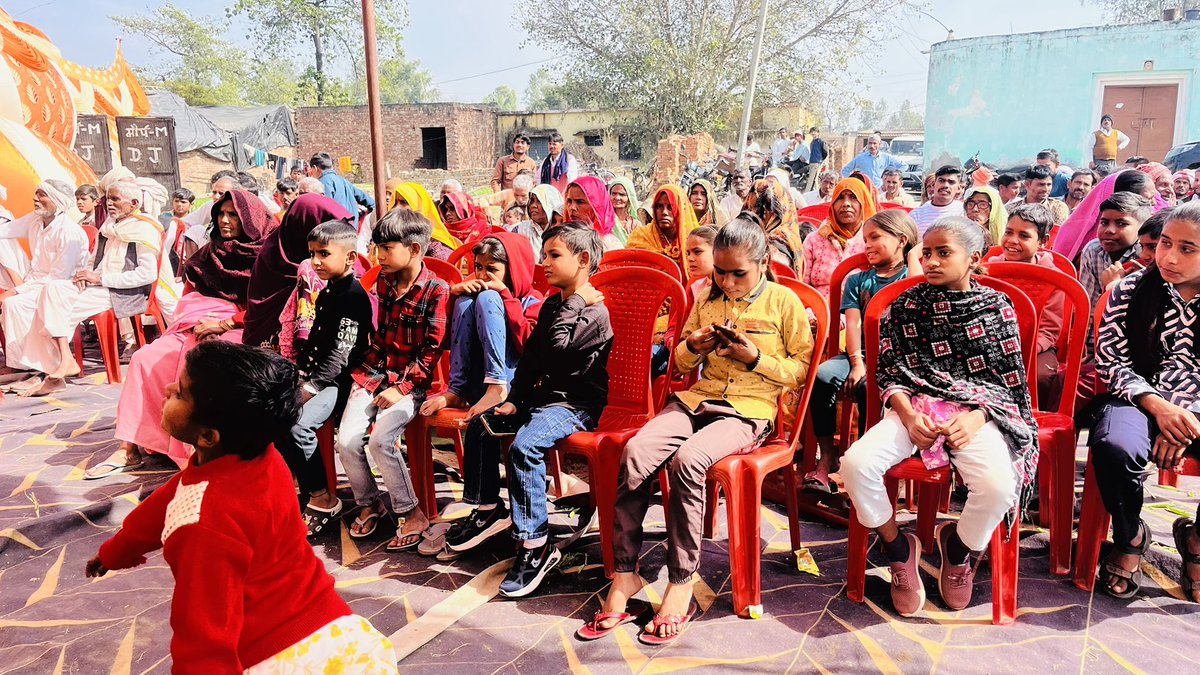 RajanKrGautam's tweet photo. आज जिला संभल के गाँव धर्मपुर रत्ता में महान त्याग समर्पण की मूर्ति राष्ट्र माता रमा बाई आंबेडकर जी की जन्मजयंती पर कोटि कोटि नमन व श्रद्धा सुमन अर्पित और उनके विचारो को उजागर किया ।

सभी महापुरुषों के विचारो को हर गाँव हर घर तक पहुंचाना आज़ाद समाज पार्टी कांशीराम का लक्ष्य https://t.co/t5ROMUSEkK