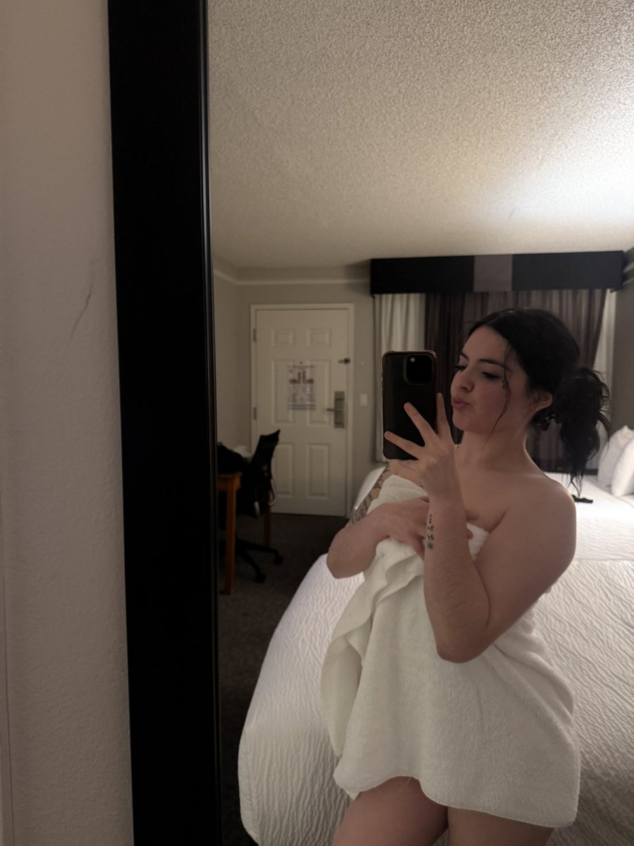 EvabodyluvsAri's tweet photo. 🧖🏽‍♀️ https://t.co/AfbHqQQUJI