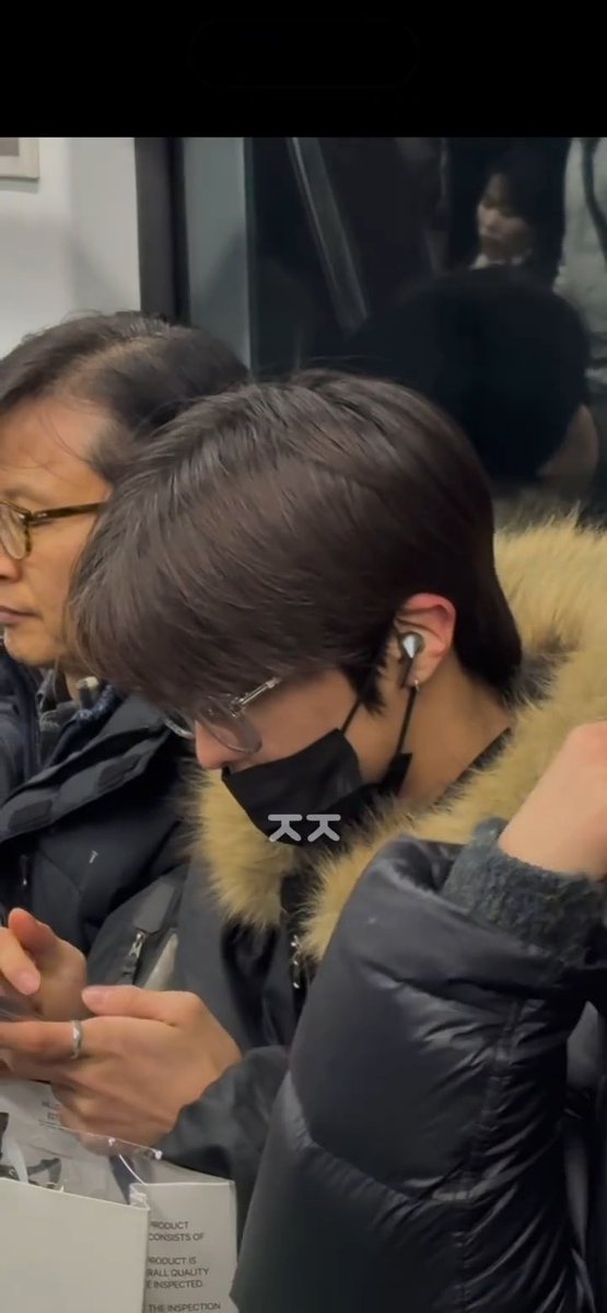 260208 新偶遇

©️低气温多云

#이송하 #송하 #SONGHA #ソンハ 
#SMTR25 #SMNBG