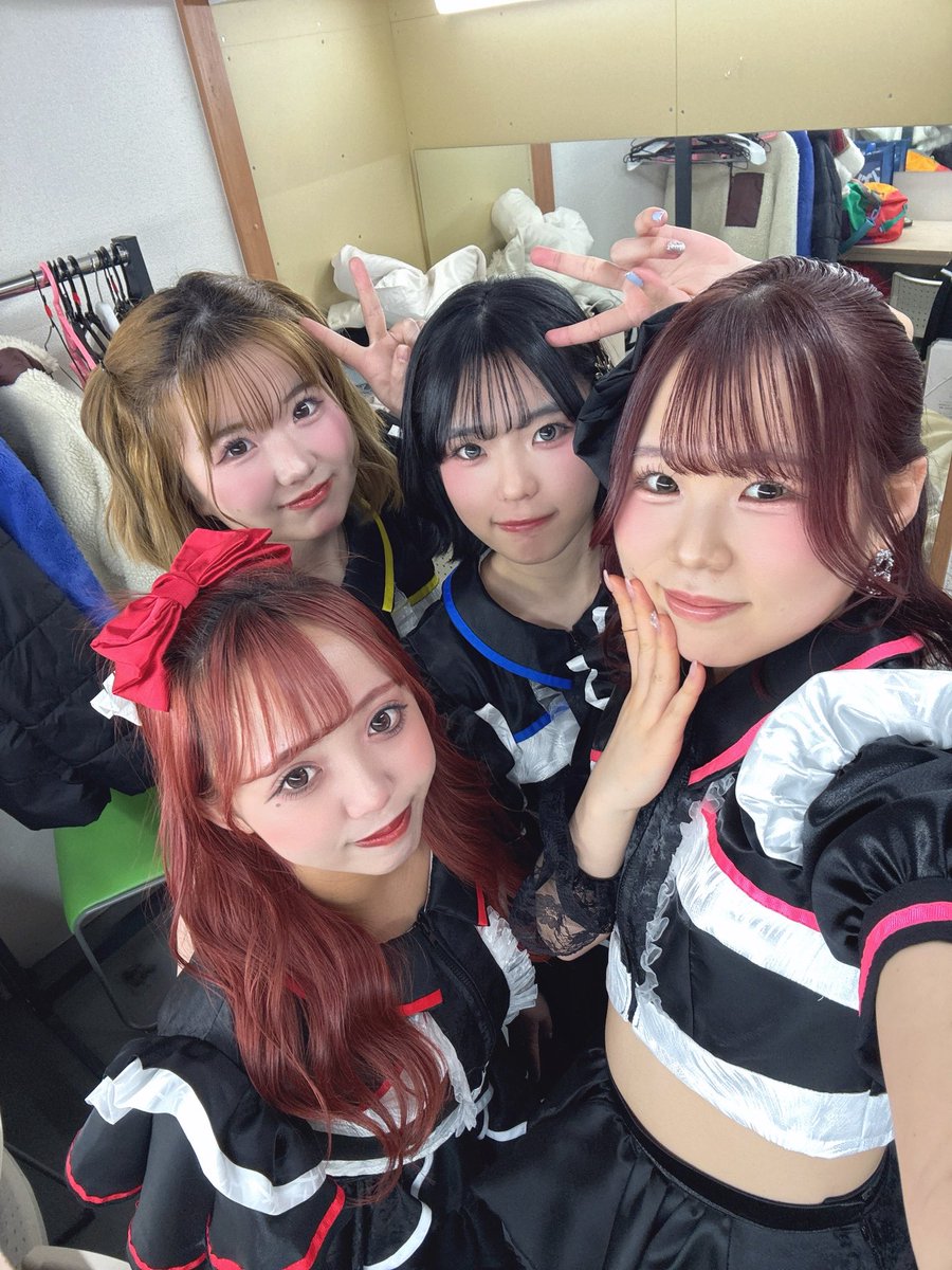 ✨💫FJ theater💫✨
2部公演ありがとうございました✨
交流会も足を運んでいただき
本当にありがとうございました‼️
次はこの後すぐ

バーニーズ 夜公演♻️
20:00〜

このあと1回し！
ガチ応援してほしい(寒すぎて滅)
