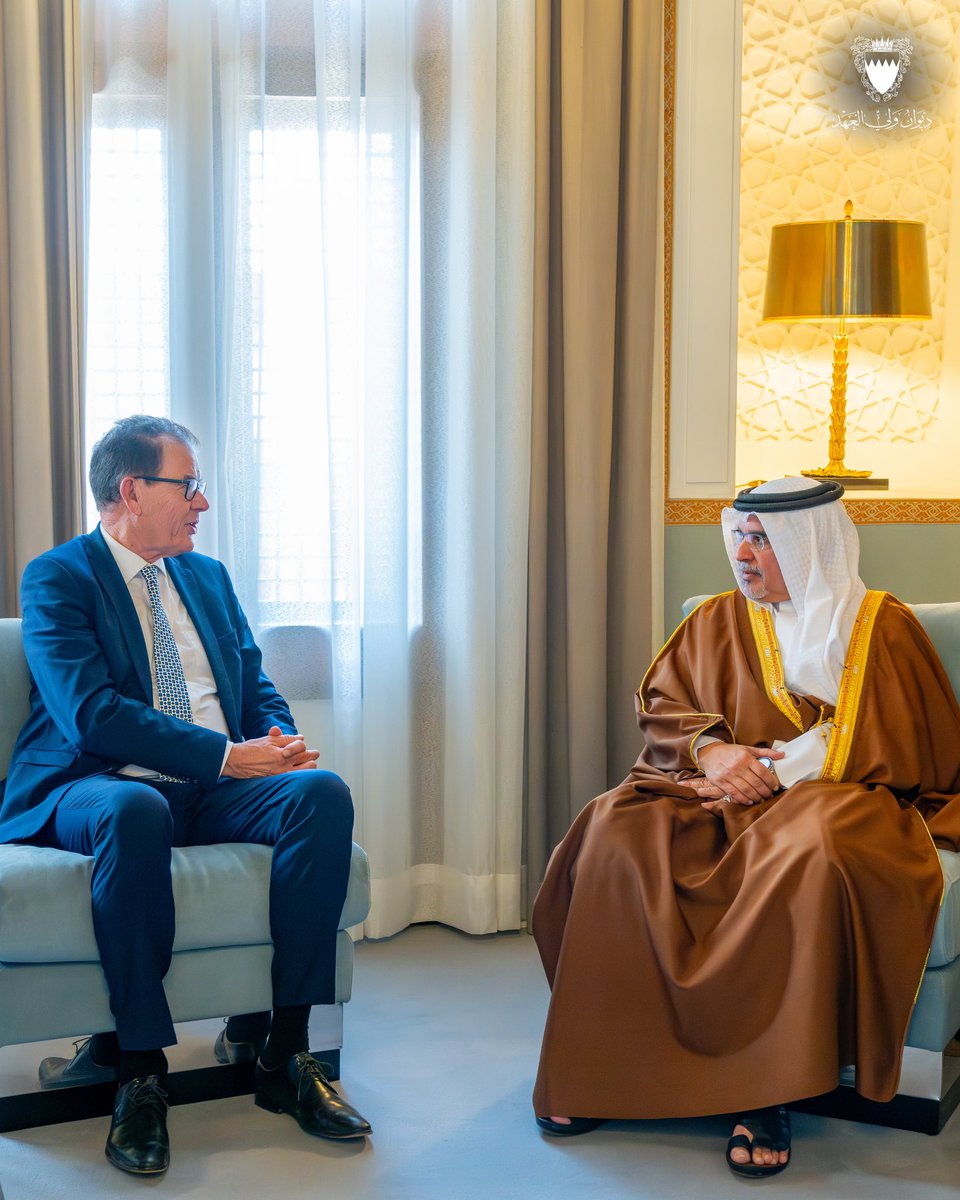 BahrainCPnews's tweet photo. صاحب السمو الملكي الأمير #سلمان_بن_حمد آل خليفة نائب جلالة الملك ولي العهد، يلتقي السيد جيرد مولر مدير عام منظمة الأمم المتحدة للتنمية الصناعية (اليونيدو) #البحرين https://t.co/aLxW0uZYvK