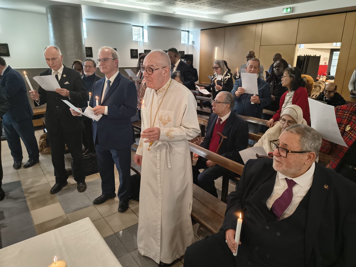mgrnicolas's tweet photo. Réunion inter confessionnelle à l’occasion de la semaine de l’harmonie à l’initiative de l’ONU
À Paris dans la chapelle Saint
Joseph à l’invitation du Patriarche Nicolas
Avec le ravin Mickael Shevack, du recteur Khalil Merroun ,du Vénérable Michel Thao Chan,etc… https://t.co/4EGSpOifa0