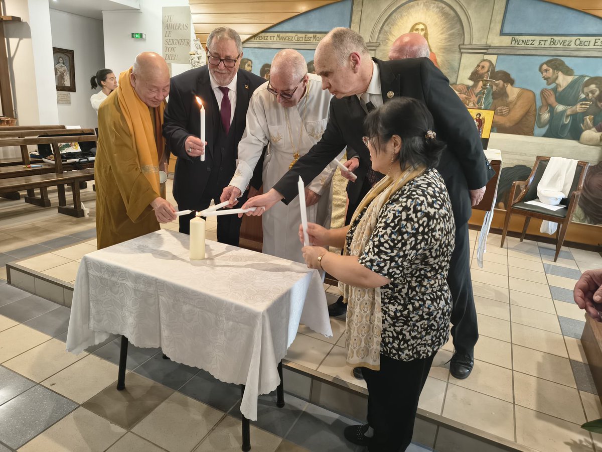 mgrnicolas's tweet photo. Réunion inter confessionnelle à l’occasion de la semaine de l’harmonie à l’initiative de l’ONU
À Paris dans la chapelle Saint
Joseph à l’invitation du Patriarche Nicolas
Avec le ravin Mickael Shevack, du recteur Khalil Merroun ,du Vénérable Michel Thao Chan,etc… https://t.co/4EGSpOifa0