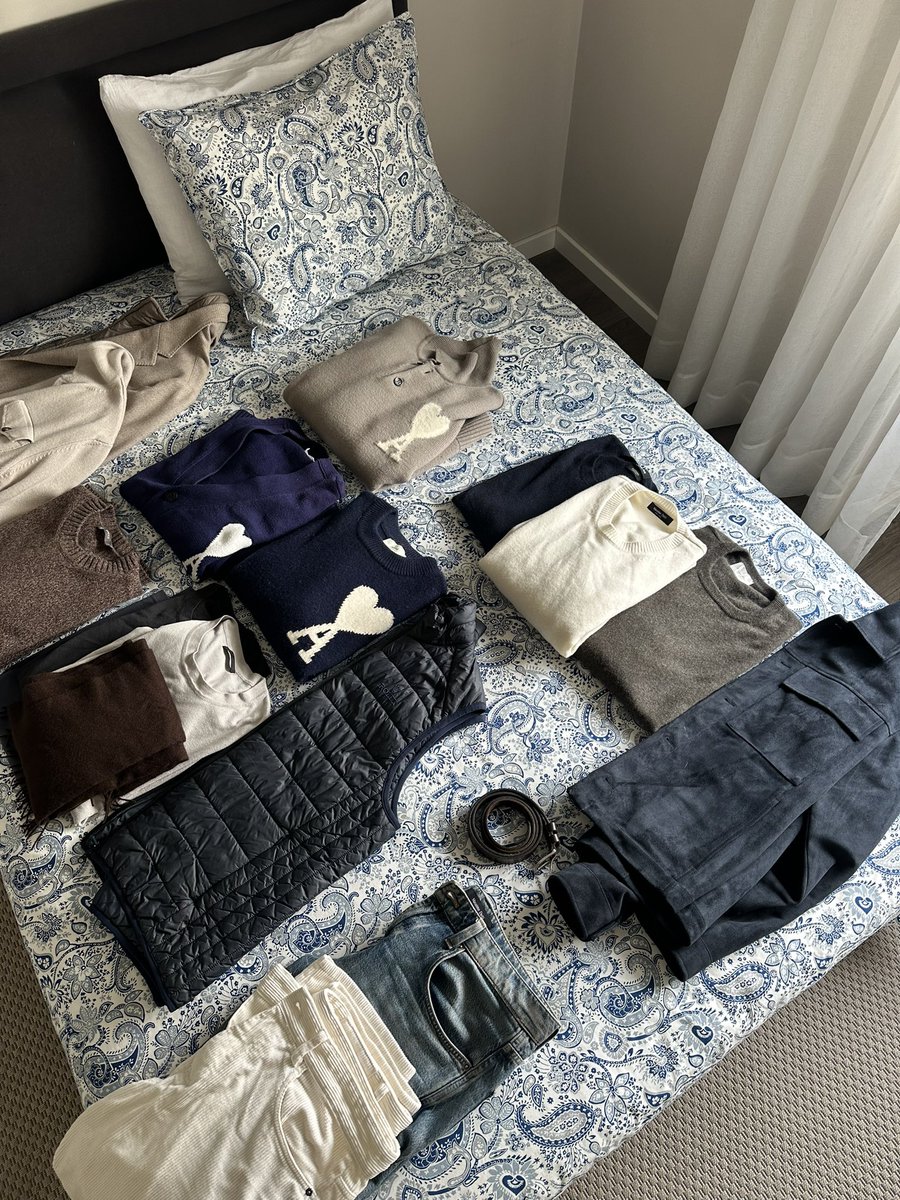 rektonomist_'s tweet image. Gm! Time to put the new wardrobe to the test! First trip of the year!

Been focusing mostly on natural fibers that are both light and warm like Cashmere or wool/cashmere blends.

Also pretty important to pack at least 2 watches 😂