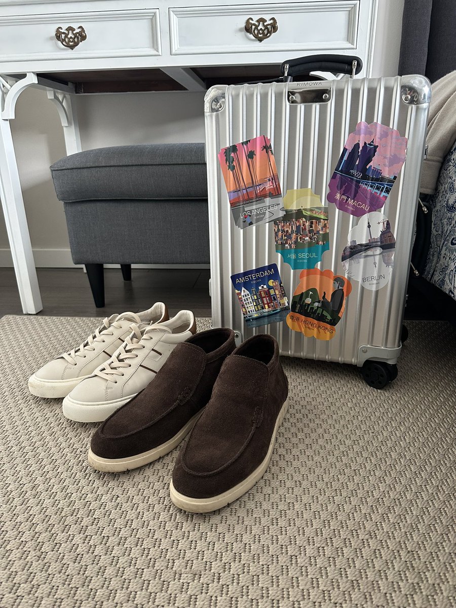 rektonomist_'s tweet image. Gm! Time to put the new wardrobe to the test! First trip of the year!

Been focusing mostly on natural fibers that are both light and warm like Cashmere or wool/cashmere blends.

Also pretty important to pack at least 2 watches 😂