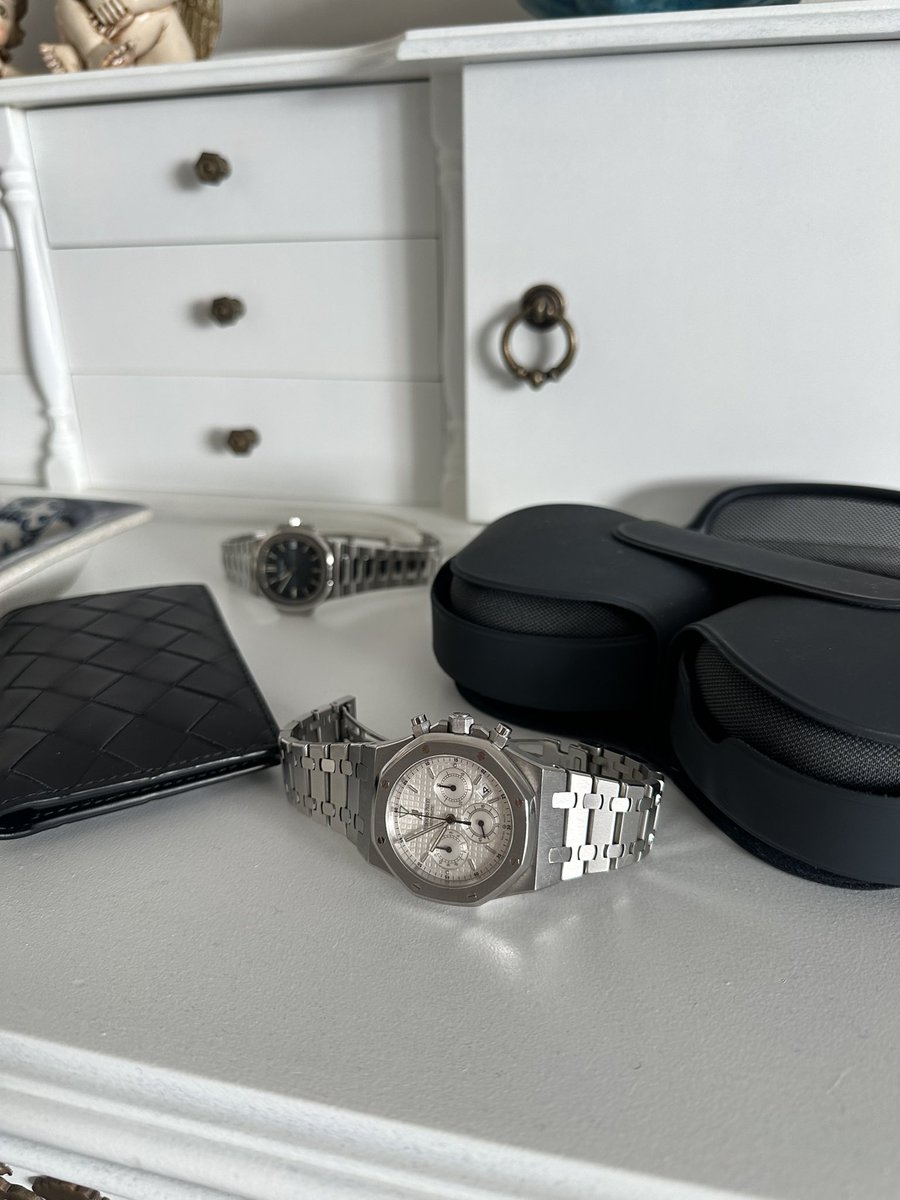 rektonomist_'s tweet image. Gm! Time to put the new wardrobe to the test! First trip of the year!

Been focusing mostly on natural fibers that are both light and warm like Cashmere or wool/cashmere blends.

Also pretty important to pack at least 2 watches 😂