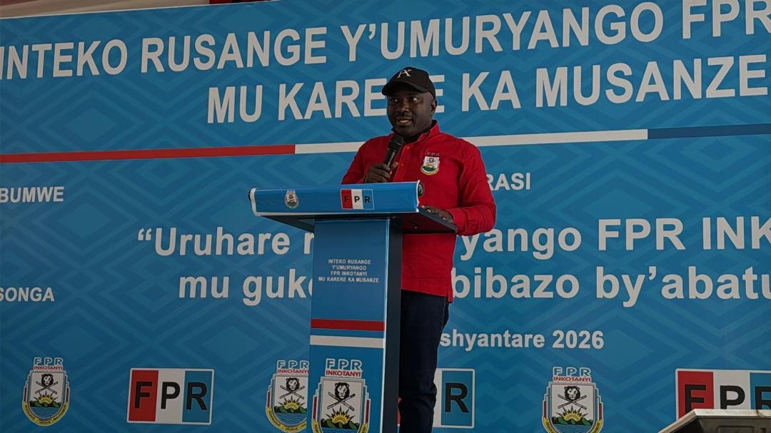 Abanyamuryango ba RPF Inkotanyi mu Karere ka Musanze, basabwe guhagurukira ibibazo bibangamiye imibereho myiza y’abaturage birimo iby’abatagira amacumbi, imitangire mibi ya serivisi, inzoga z’inkorano zikomeje kwangiza ubuzima na ruswa ikigaragara hamwe na hamwe mu bayobozi.

Ni