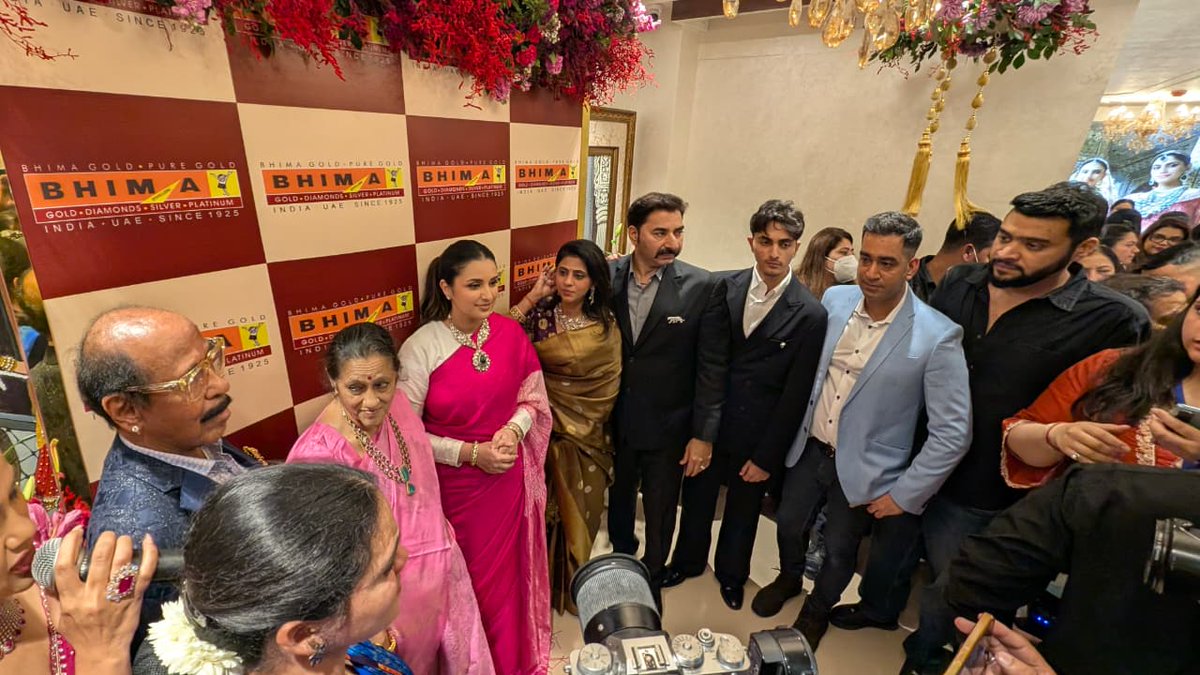 Bhima_India's tweet photo. Marking a special beginning as Parineeti Chopra inaugurates our Noida store — welcoming you to Noida’s new destination for gold.  

#BhimaJewelleryNoida #100YearsYoung #CenturyOfTrust #MemoriesInGold #ModernHeritageFusion #GoldCollection #ComingSoonNoida https://t.co/CaEzF73rjm