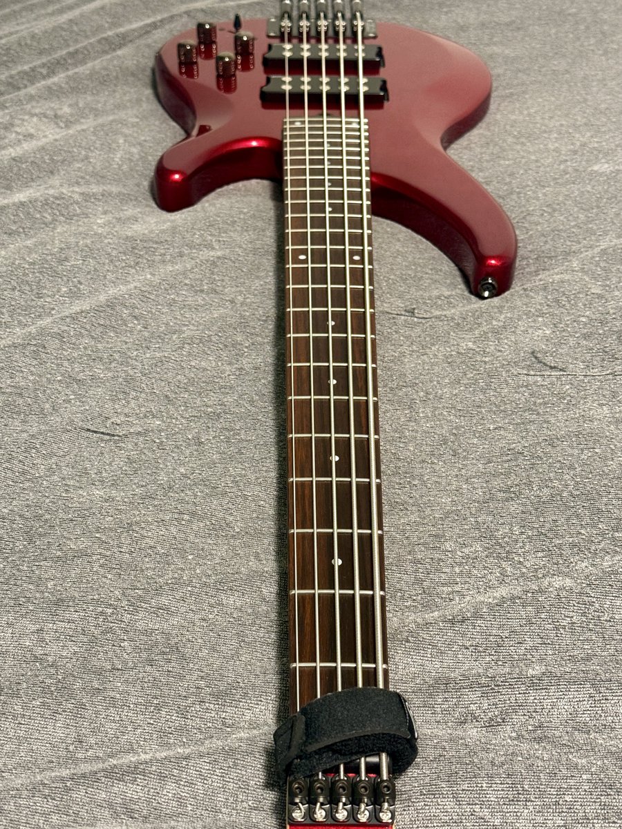YAMAHA TRBX305を、たりき工房の田力さんにヘッドレス加工していただきました。 ・軽い ・コンパクトでギターケースに入る ・ボディ側 ...