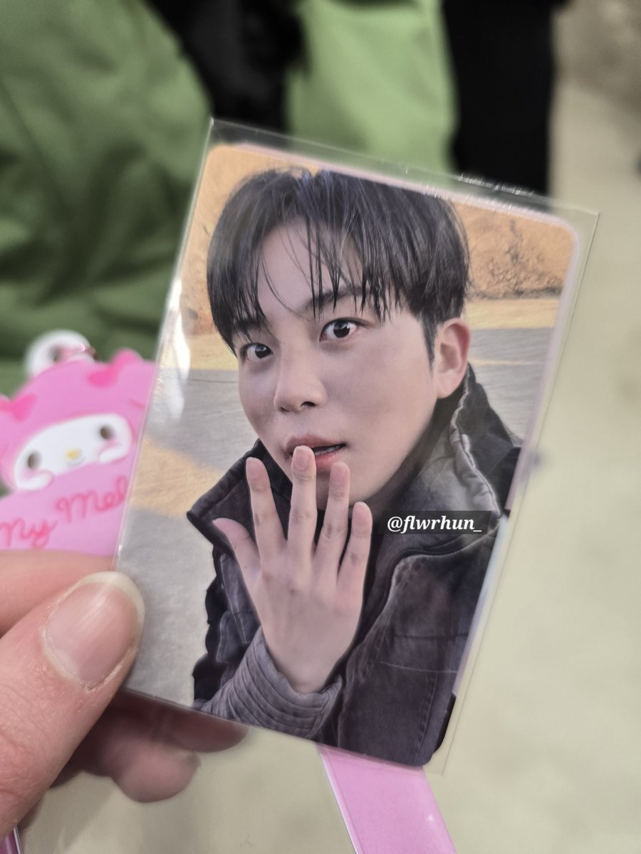 flwrhun_'s tweet photo. thank you for the amazing popup experience in Berlin!💖 @hello82official

#ATEEZ_POPUP #hello82 #82giveaway https://t.co/jcjjQoQA95