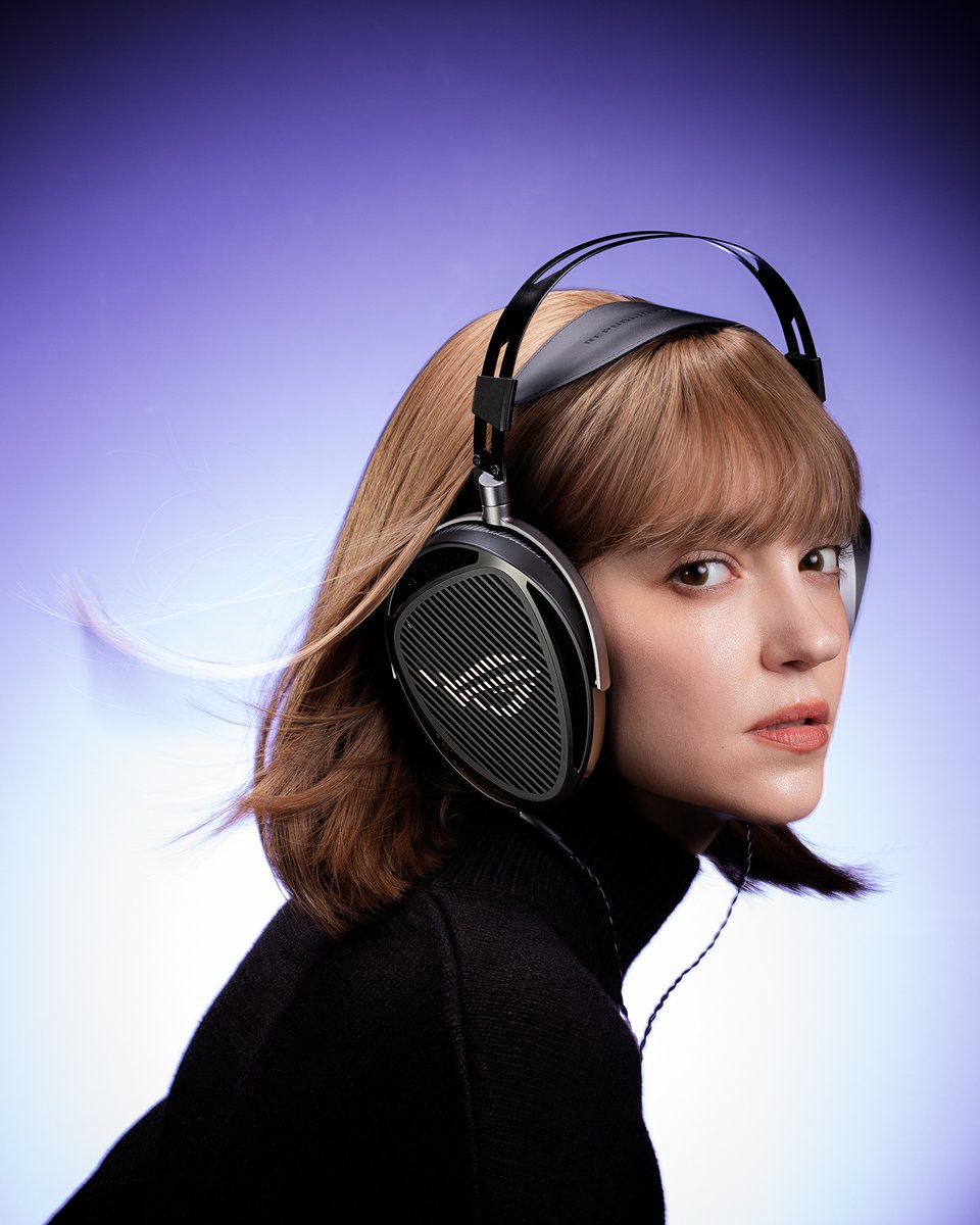 asusrogph's tweet photo. Hear every nuance on the battlefield 🎧
🔥 Powered by 100mm planar magnetic drivers, co-developed with HIFIMAN, ROG Kithara delivers rich detail, punchy bass, and precise stereo imaging.
Total immersion starts here.
#ROGPeripherals #ROGKithara #ROGGamingHeadset #Peripherals https://t.co/L8eqTD2xTU